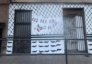 Pintada fachada casa familia judia Barna