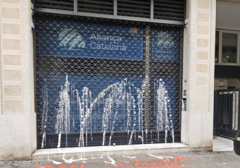 Fuera sionistas en sede Alianza Catalana