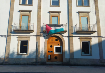 bandera palestina edificio municipal Lugo