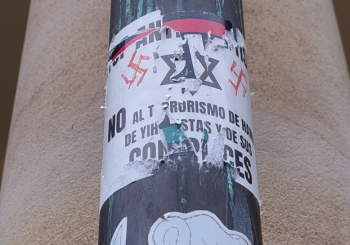 esvasticas sobre pegatina anti Hamas